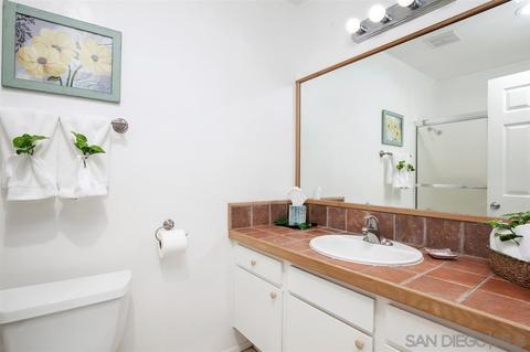 8692 Via Mallorca #D, La Jolla, CA 92037 photo 9