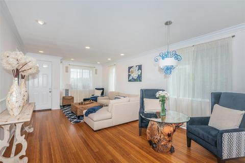 6925 Catamaran, Carlsbad, CA 92011 photo 3