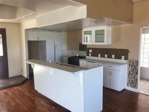 913 Hillcrest Pl, Oceanside, CA 92058 photo 3