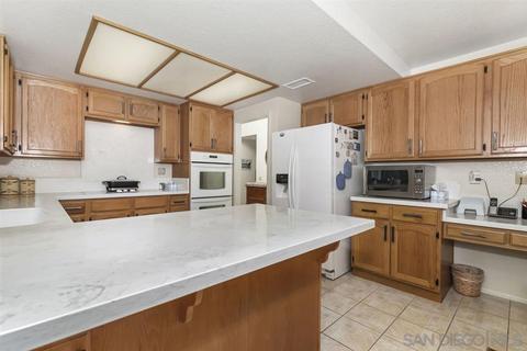 2572 Magellan Ln, Vista, CA 92081 photo 3