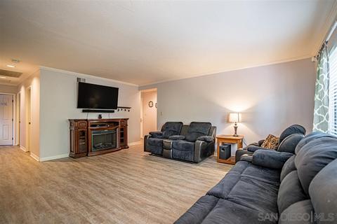 8916 Jana Ct, Spring Valley, CA 91977 photo 3