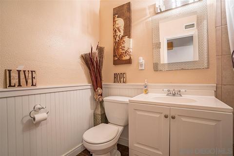 8916 Jana Ct, Spring Valley, CA 91977 photo 10
