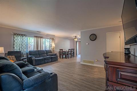 8916 Jana Ct, Spring Valley, CA 91977 photo 4