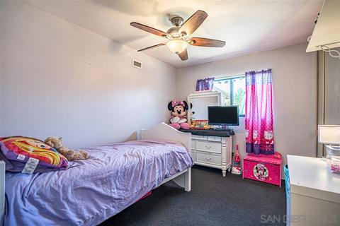 8916 Jana Ct, Spring Valley, CA 91977 photo 14