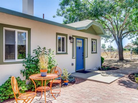 631 W Alvarado St, Fallbrook, CA 92028 photo 3