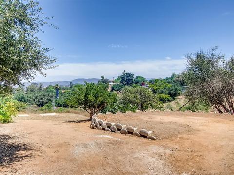 631 W Alvarado St, Fallbrook, CA 92028 photo 23