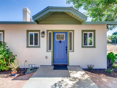 631 W Alvarado St, Fallbrook, CA 92028 photo 4