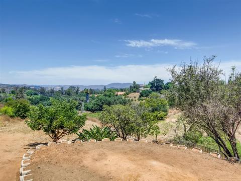 631 W Alvarado St, Fallbrook, CA 92028 photo 25