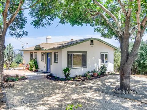 631 W Alvarado St, Fallbrook, CA 92028 photo 2
