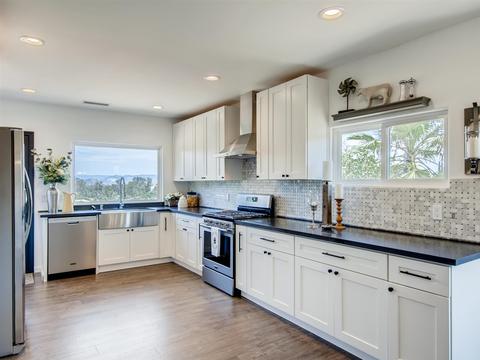 631 W Alvarado St, Fallbrook, CA 92028 photo 1