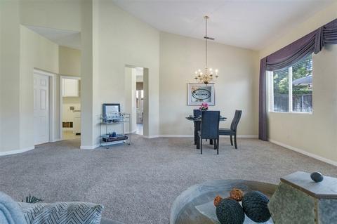 2126 Stone Castle, Fallbrook, CA 92028 photo 4