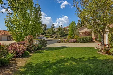 2126 Stone Castle, Fallbrook, CA 92028 photo 2