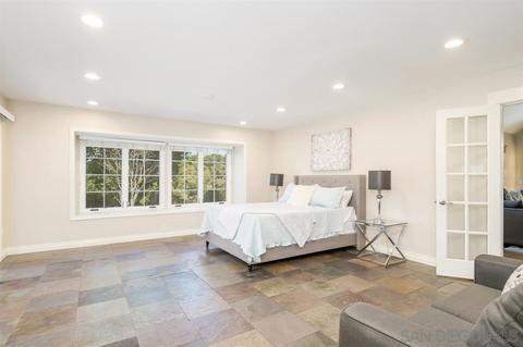 7826 Bellakaren Pl, La Jolla, CA 92037 photo 12