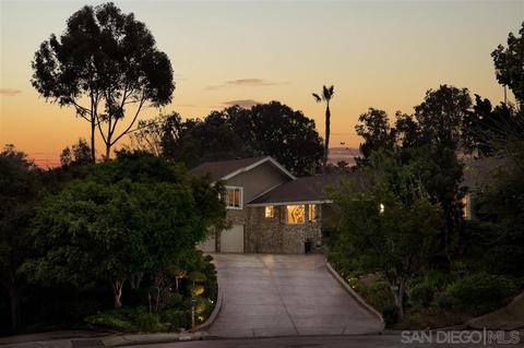 7826 Bellakaren Pl, La Jolla, CA 92037 photo 3