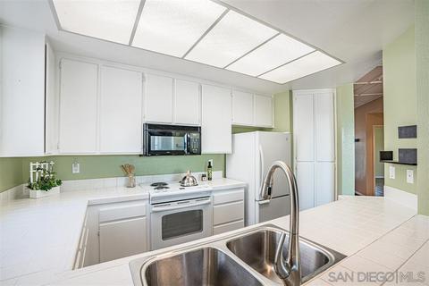 4701 Date Ave #404, La Mesa, CA 91942 photo 4