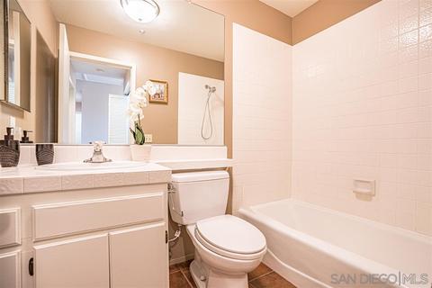 4701 Date Ave #404, La Mesa, CA 91942 photo 13