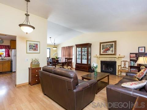 13747 Eisenhower Ave, Poway, CA 92064 photo 2