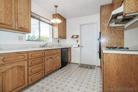 9334 Saint Andrews Dr, Santee, CA 92071 photo 5