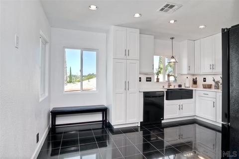 239 E College St, Fallbrook, CA 92028 photo 7