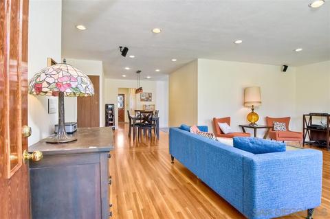 239 E College St, Fallbrook, CA 92028 photo 3