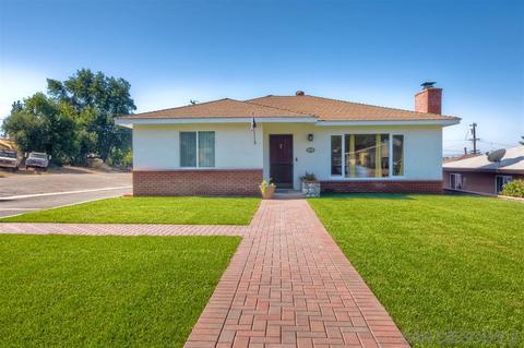 239 E College St, Fallbrook, CA 92028 photo 2