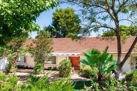 2079 Mountain View Dr, Escondido, CA 92027 photo 2