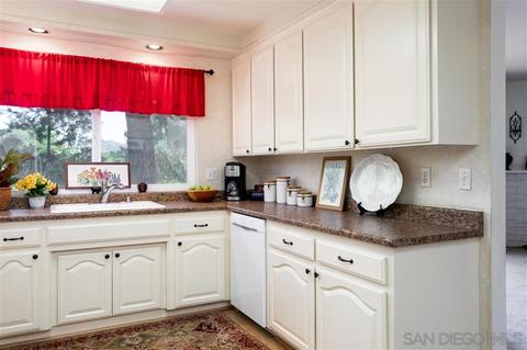 2079 Mountain View Dr, Escondido, CA 92027 photo 12