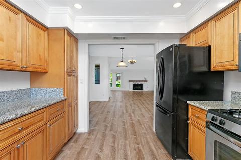 448 Chad Ct, Vista, CA 92083 photo 9