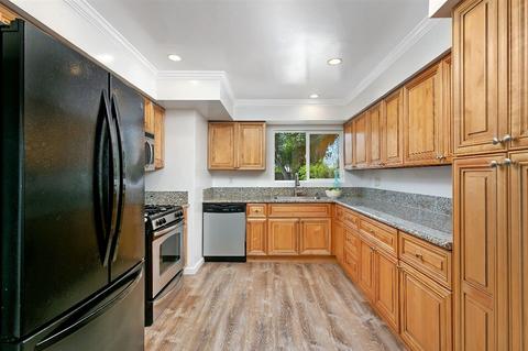 448 Chad Ct, Vista, CA 92083 photo 5
