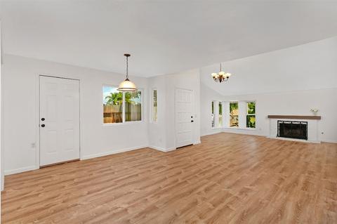 448 Chad Ct, Vista, CA 92083 photo 4