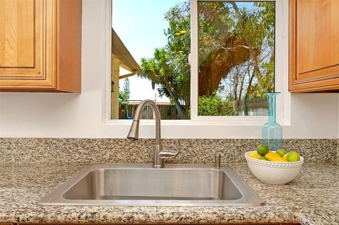 448 Chad Ct, Vista, CA 92083 photo 8