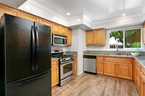448 Chad Ct, Vista, CA 92083 photo 6