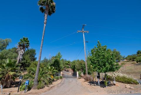 15330 Markar Rd, Poway, CA 92064 photo 2