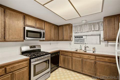 5825 Jeffries Ranch Rd, Oceanside, CA 92057 photo 5