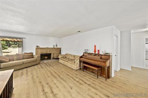5825 Jeffries Ranch Rd, Oceanside, CA 92057 photo 3