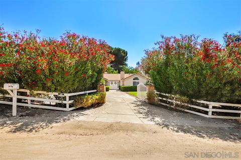 995 Lamar St, Ramona, CA 92065 photo 2