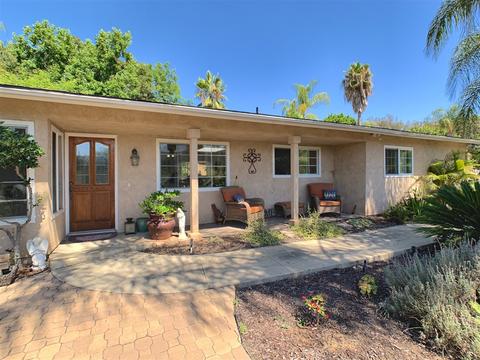 1840 Lotus Ln, El Cajon, CA 92021 photo 2