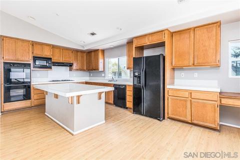 10105 Destiny Mountain Ct, Spring Valley, CA 91978 photo 8