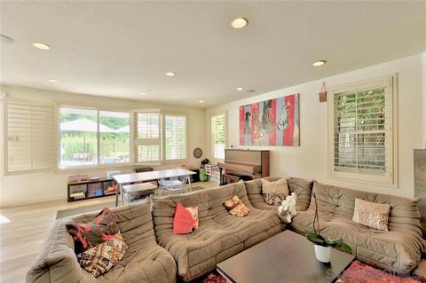 6110 Flagstone Row, La Jolla, CA 92037 photo 7