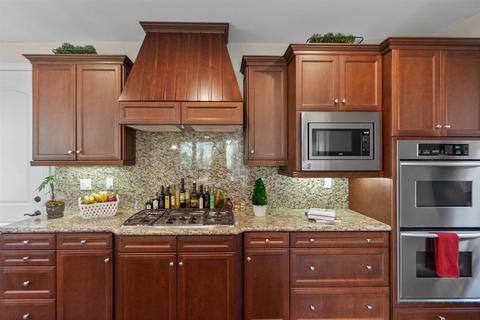 7085 Crystalline Dr, Carlsbad, CA 92011 photo 10