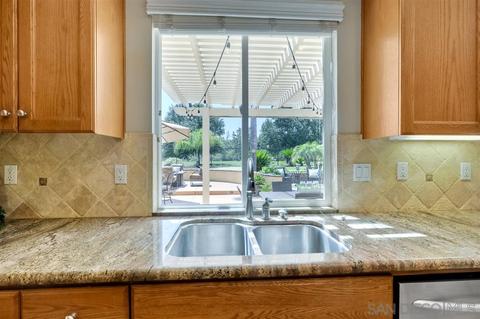 125 Double Eagle Gln, Escondido, CA 92026 photo 12