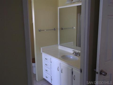 1040 Heron Dr, Vista, CA 92081 photo 9
