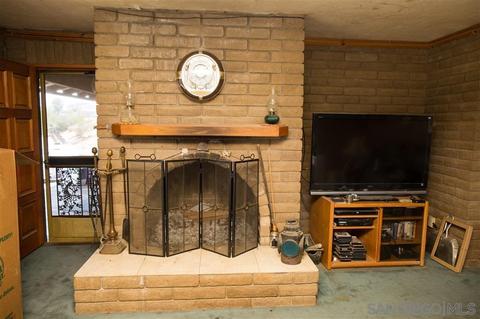 835 Mountain View Pl, El Cajon, CA 92021 photo 9