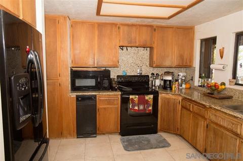 835 Mountain View Pl, El Cajon, CA 92021 photo 11