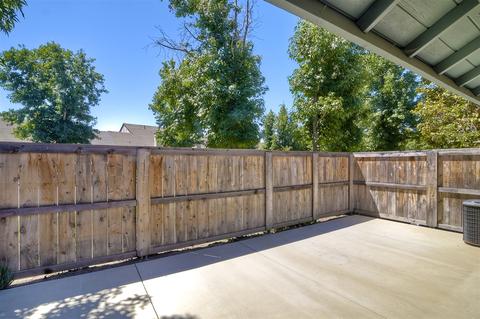 2489 Turnbridge Gln, Escondido, CA 92027 photo 16