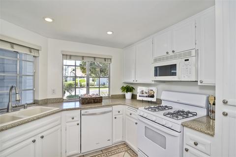 2489 Turnbridge Gln, Escondido, CA 92027 photo 7
