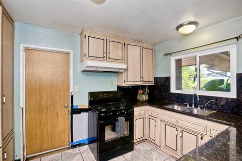 709 S Midway Dr, Escondido, CA 92027 photo 12