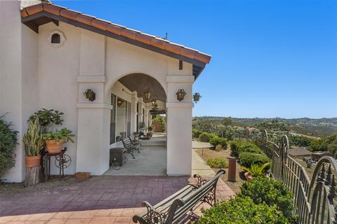 2946 Vista Del Rio, Fallbrook, CA 92028 photo 1