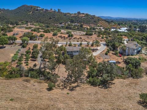 2152 Alessandro Trl, Vista, CA 92084 photo 2