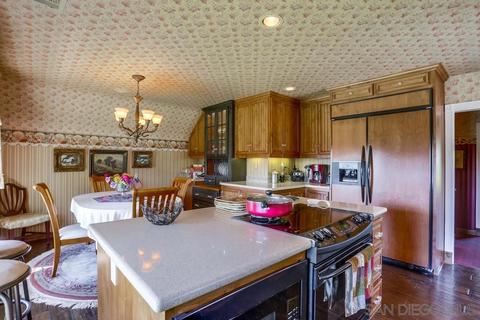 4550 Panorama Dr, La Mesa, CA 91941 photo 15